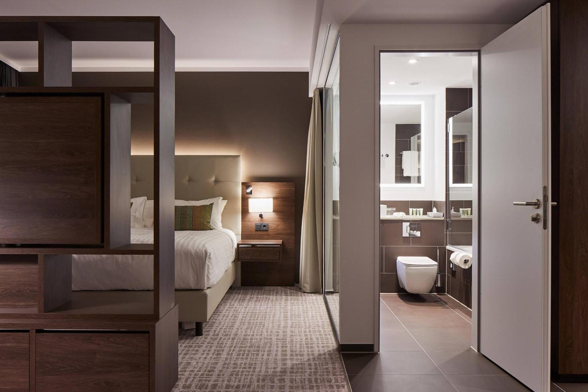 Отель Courtyard By Marriott Вольфсбург Экстерьер фото