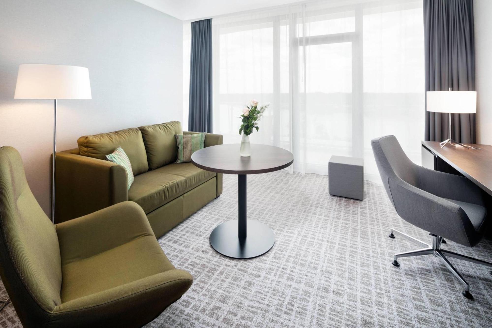 Отель Courtyard By Marriott Вольфсбург Экстерьер фото