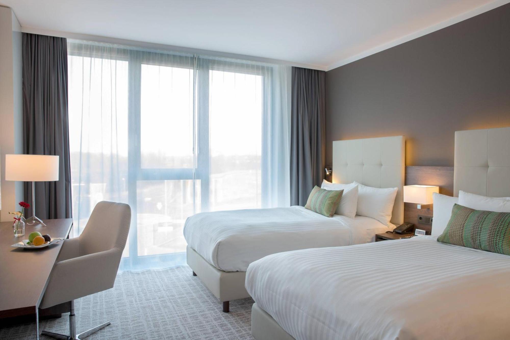 Отель Courtyard By Marriott Вольфсбург Экстерьер фото