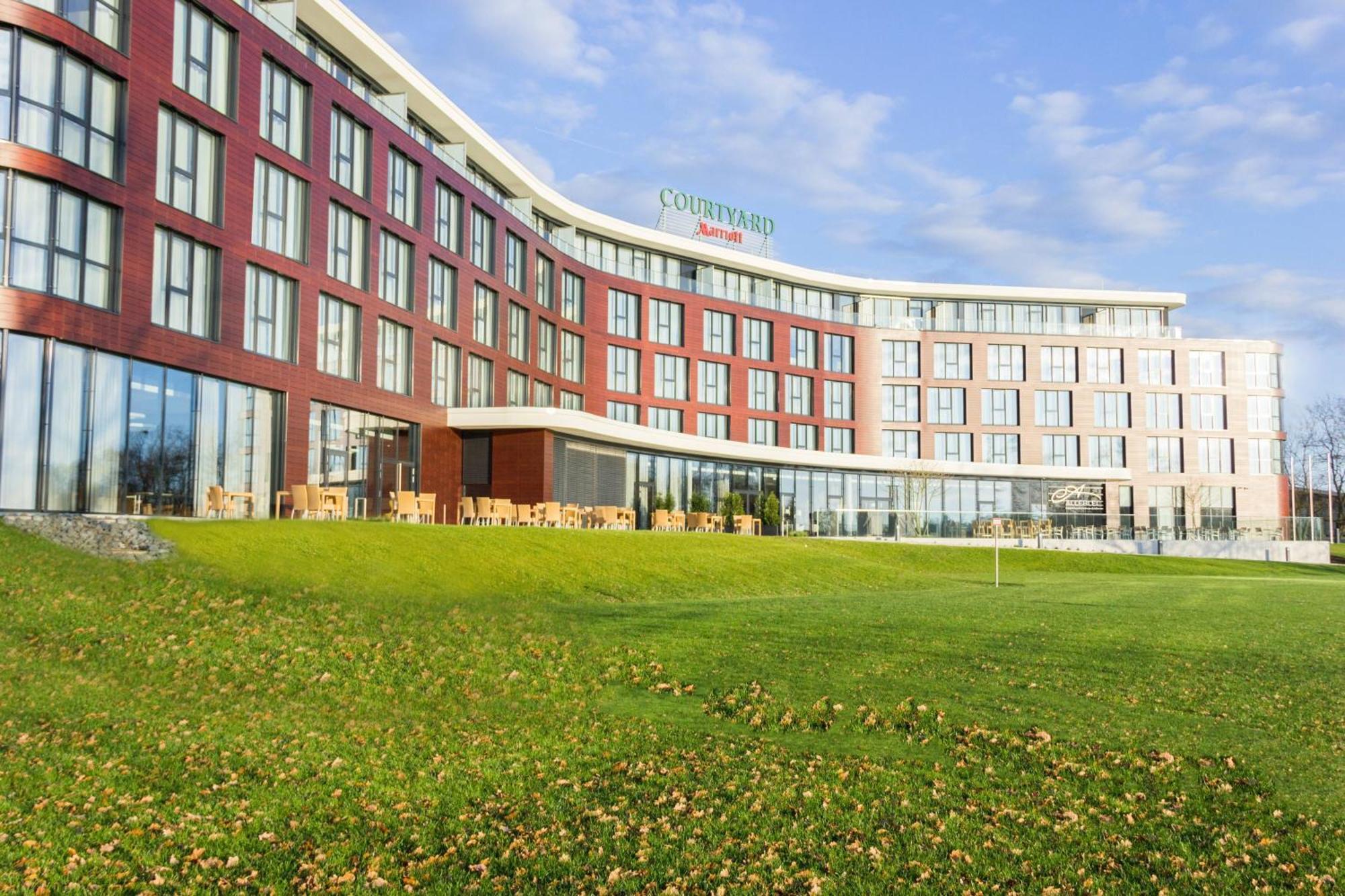 Отель Courtyard By Marriott Вольфсбург Экстерьер фото